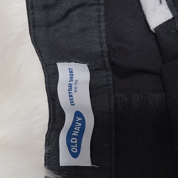 Old Navy Everyday shorts! Size:4 - Picture 3 of 6